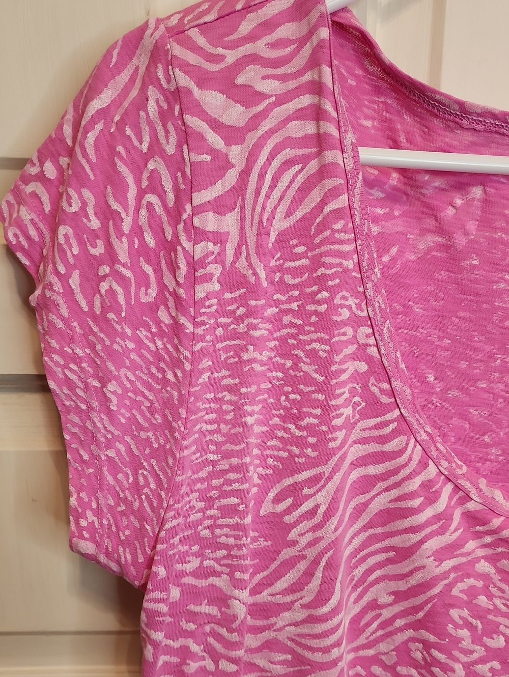 FRESH PRODUCE Pink and White Scoop Neck Tee Lightweight For Summer Beach Resort - Picture 6 of 8
